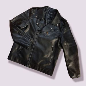 Black Motorcycle Leather Jacket: Medium